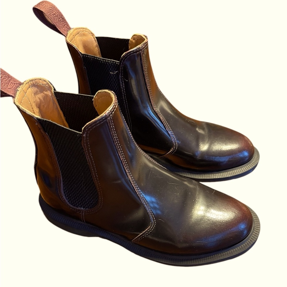 Doc Martens | Flora Chelsea Boot in Arcadia Leather, Size 6